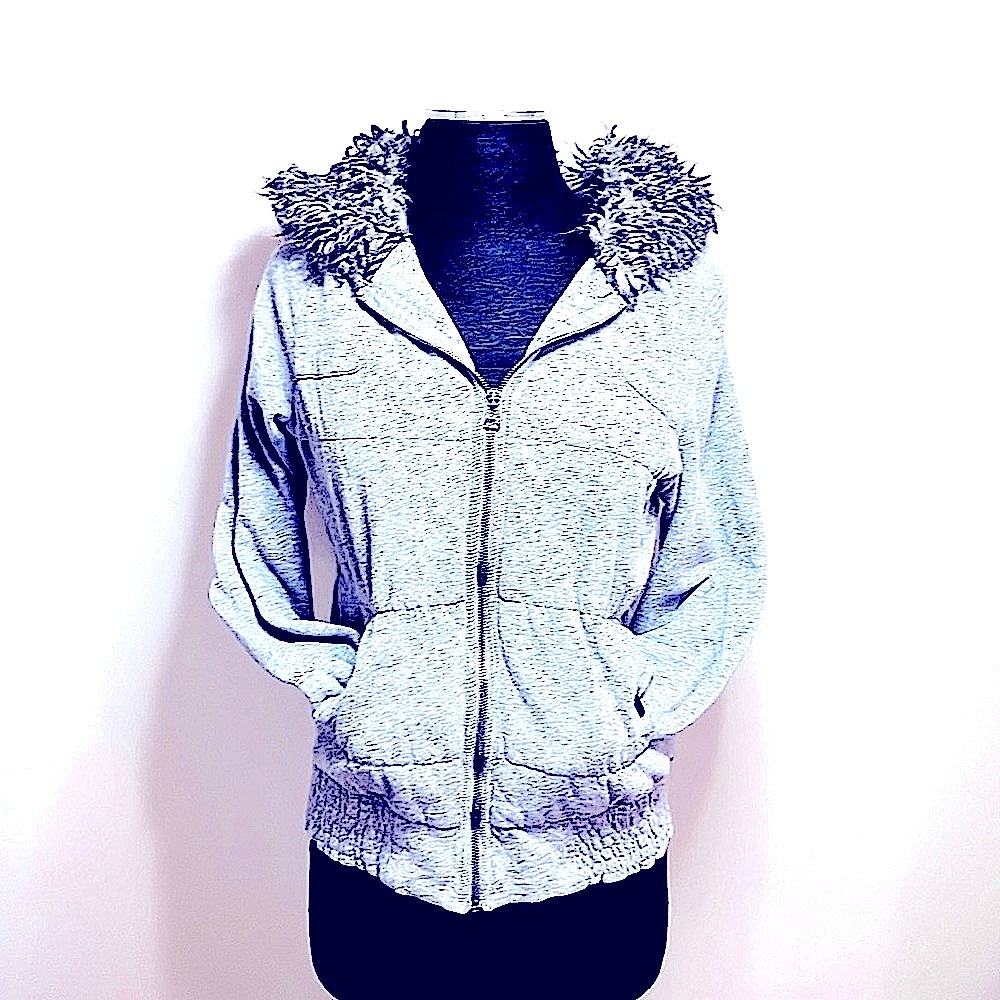 Like new Vans fur hooded sweatshirt with two large pockets & thumbhole sleeves M